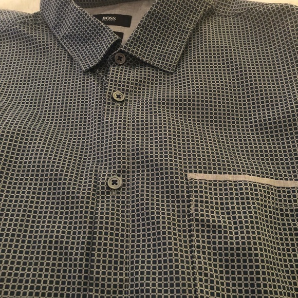 Hugo Boss Regular Fit pattern button down size XL - Picture 2 of 6